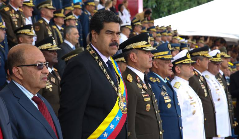 Maduro propone que la mesa de diálogo con la oposición sea permanente hasta el final de su mandato: Maduro dice que "institucionalizará" diálogo con la oposición hasta el 2020