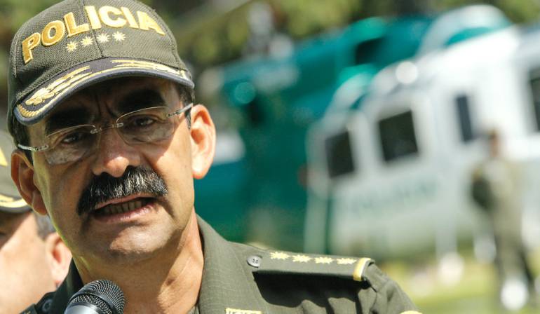 Comunidad del Anillo: Palomino: General (r) Palomino perdió batalla jurídica por publicación del libro 'la Comunidad del Anillo'