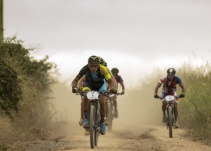 Diego Tamayo sigue líder tras la tercera etapa de la Titan Tropic