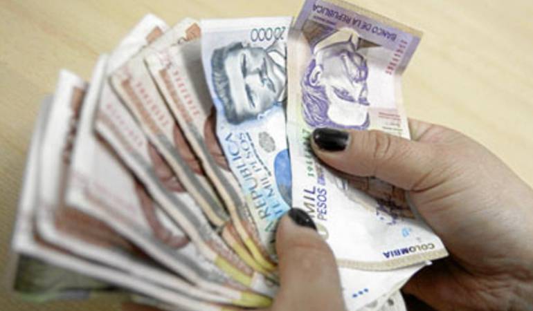 Trabajadores piden tener en cuenta impacto de la reforma tributaria para definir alza del salario mínimo: Gremios piden tener en cuenta afectación de la reforma tributaria en negociación del mínimo