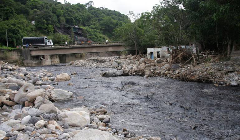 Oleoducto Caño Limón Coveñas, dinamitado en zona rural de ... - Caracol Radio