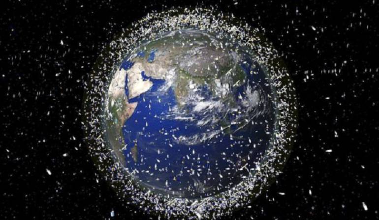 Recolector de basura espacial: El innovador recolector de basura espacial con el que Japón quiere limpiar de escombros la órbita de la Tierra