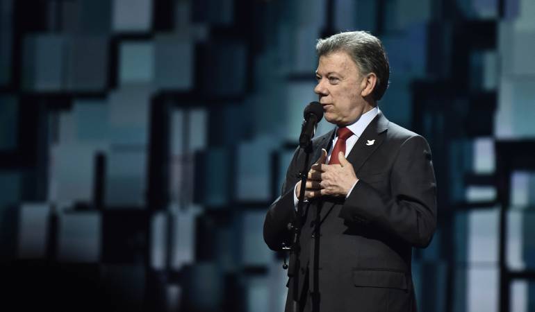 Nobel de paz: "No debes someter a referendo algo que no necesita hacerlo": Santos en Suecia