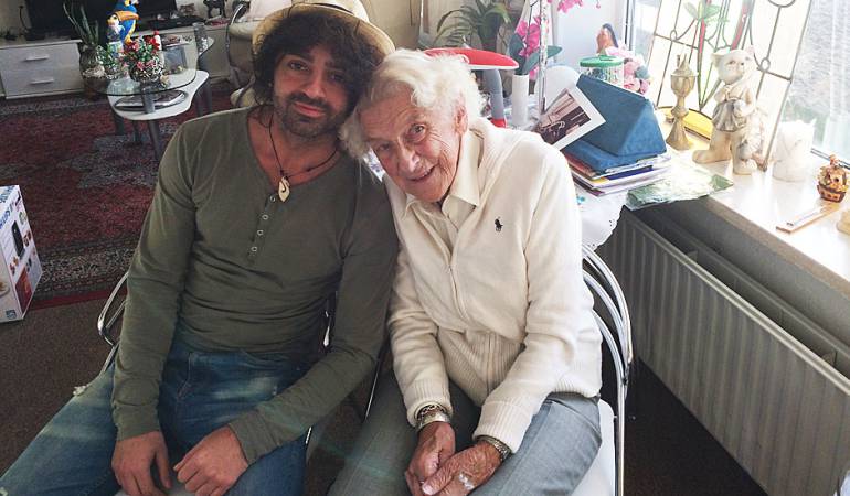 Estudiantes universitarios viven gratis en hogar de ancianos: La tierna historia del hogar de ancianos en el que los estudiantes universitarios viven gratis