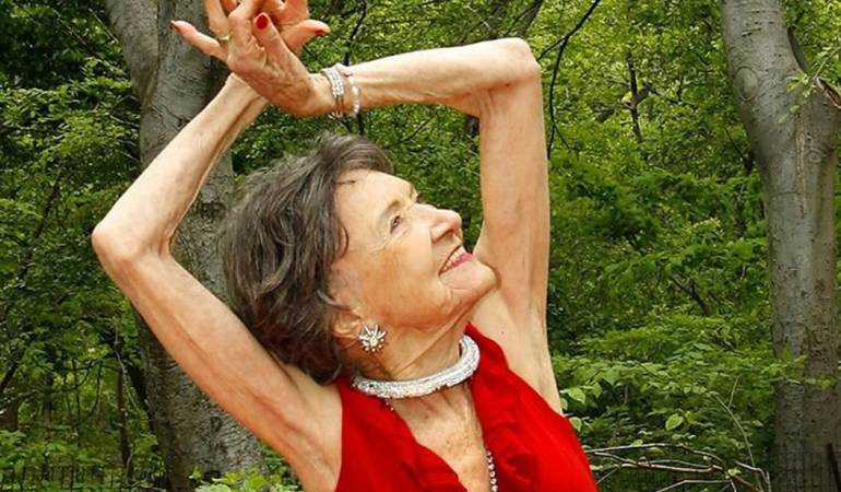 Täo Porchon-Lynch, la profesora de yoga de 98 años: Los secretos de Täo Porchon-Lynch, la profesora de yoga de 98 años, la más vieja del mundo