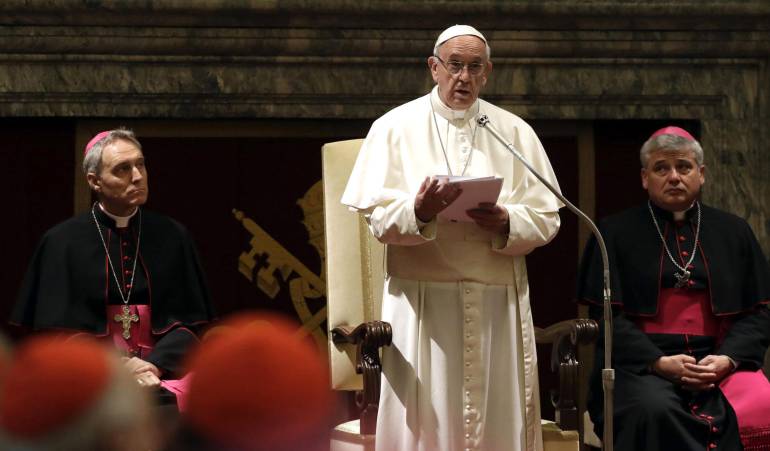 Noticias falsas de 2016, Francisco apoya a Trump en su camino a la presidencia: El falso apoyo de Francisco a Trump también fue noticia en 2016