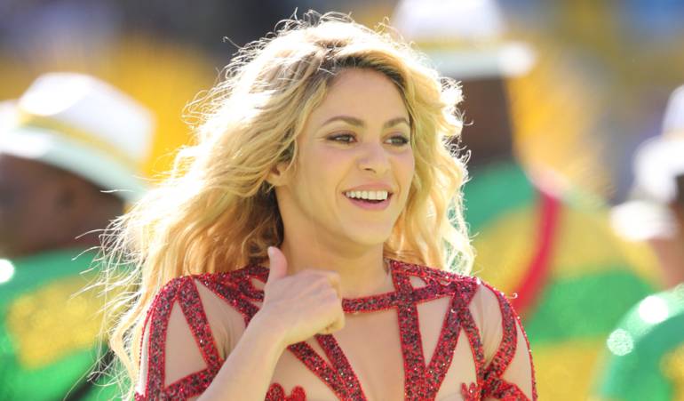 Shakira celebra el éxito de su tema 'Chantaje': De la mejor manera Shakira responde sobre a las criticas sobre su pelo