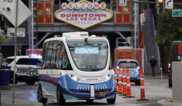 Minibús eléctrico sin conductor: Prueban minibús eléctrico sin conductor en Las Vegas