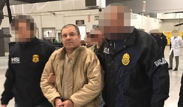 Medios méxicanos dan más importancia a la extradición del chapo que a la presidencia de Trump: Extradición del Chapo desplaza en diarios mexicanos llegada de Trump al poder