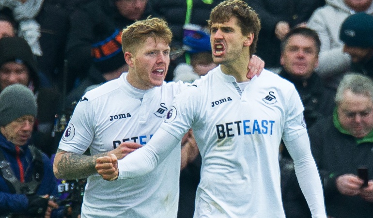 Liverpool 2 Swansea 3 Premier League: Liverpool cae en casa ante uno de los coleros y se aleja de la cima de la Premier