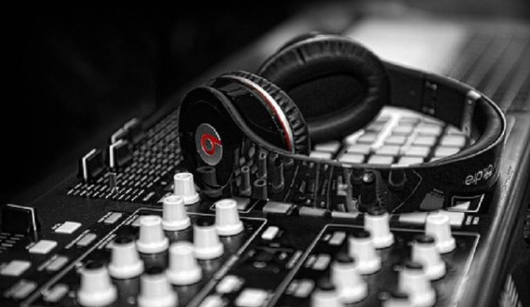 Auriculares inalámbricos: Tres ventajas y desventajas de los auriculares inalámbricos