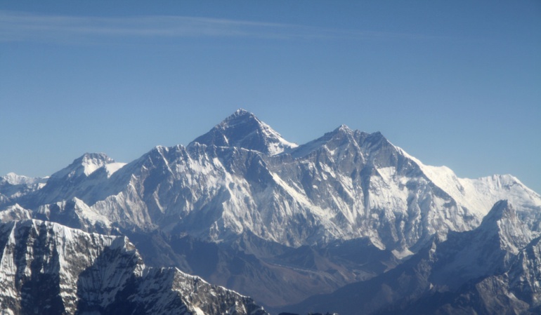 India asegura que medirán de nuevo el Everest y Nepal lo estudiará