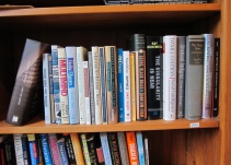 Rowling, Ferrante y Hawkins, las escritoras dominan las listas de libros
