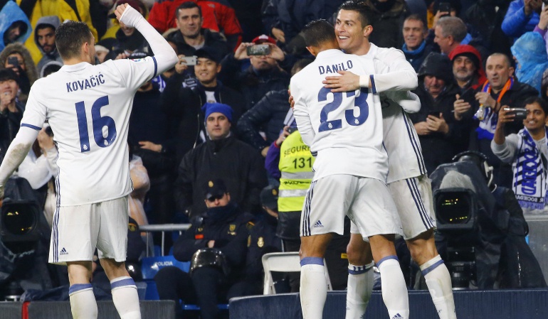 Real Madrid 3-0 Real Sociedad: El Real Madrid golea a la Real Sociedad y se aleja en la cima de la Liga de España