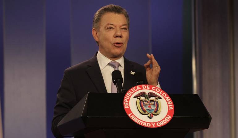 Santos destaca en Cumbre de Premios Nobeles de paz movilización de Farc y diálogos con Eln
