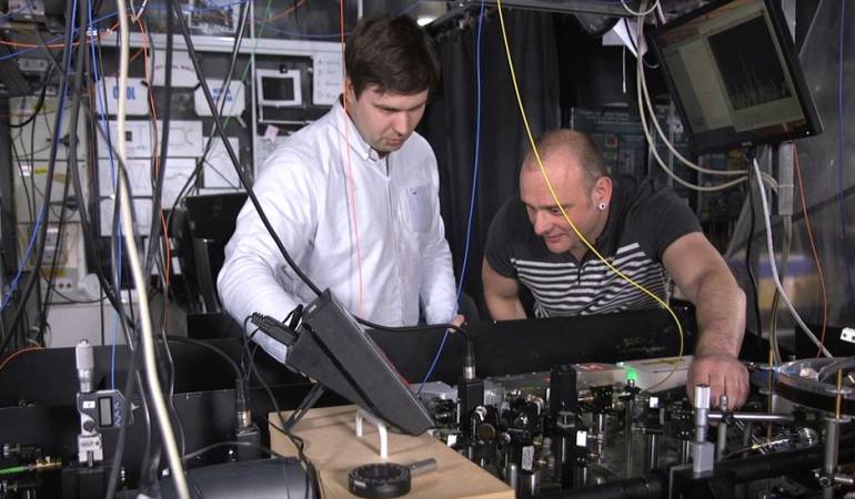 Computadora cuántica: La computadora cuántica, el "santo grial" de la informática, está a un paso de ser construida