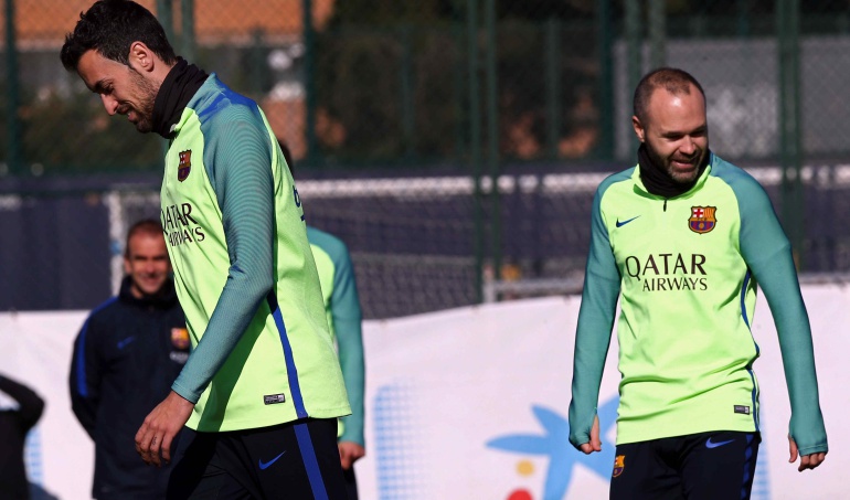 Iniesta, Busquets y Piqué entran en la convocatoria