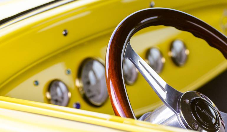 Hombre desnudo roba taxi: Hombre desnudo roba un taxi