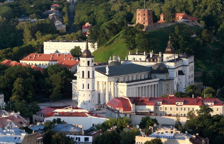 Vilnius, capital de Lituania, cuenta con un atractivo casco antiguo. AFP