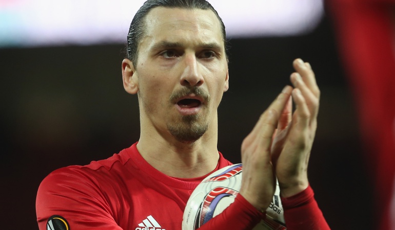 Ibrahimovic Dzeko Manchester United Villarreal: Ibra y Dzeko marcan triplete al Sáint Etienne y al Villarreal, respectivamente