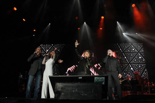Joan Manuel Serrat, Ana Belén, Miguel Ríos y Víctor Manuel en concierto en Bogotá. Joan Manuel Serrat, Ana Belén, Miguel Ríos y Víctor Manuel en concierto en Bogotá.