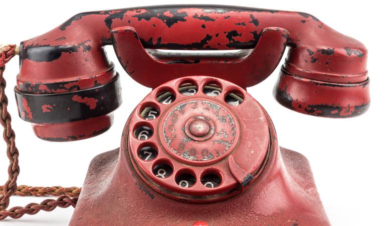 La subasta del teléfono con el que Hitler ordenó muchas crueles acciones desde su oficina: El teléfono personal de Hitler, vendido en Estados Unidos por 243.000 dólares