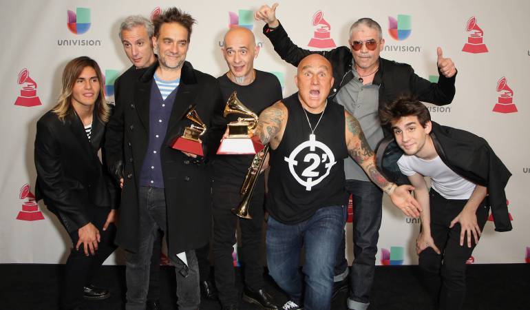 Los Fabulosos Cadillacsc en los premios Grammy Latinos 2016.