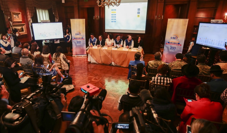 Miembros del del Consejo Nacional Electoral (CNE) de Ecuador, en cabeza de su presidente, Juan Pablo Pozo