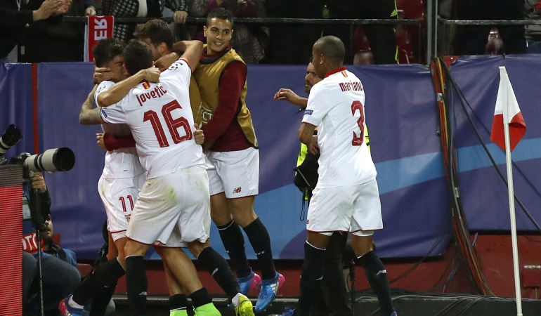 Sevilla se lleva una escasa ventaja para la vuelta de Leicester