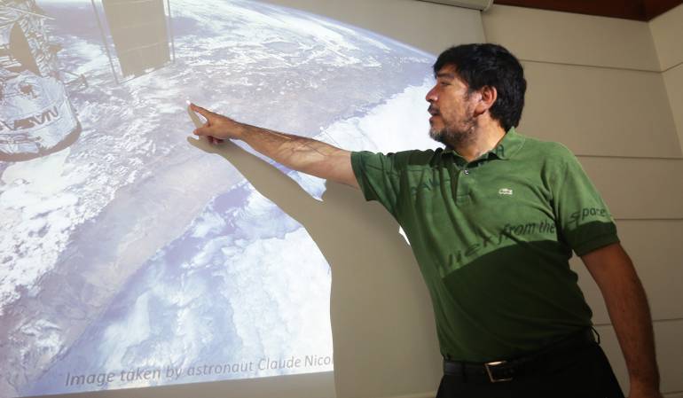 El astrobiólogo chileno, Armando Azúa, dijo que no es "descabellado pensar" que microorganismos y células presentes en el desierto de Atacama provengan de Marte.