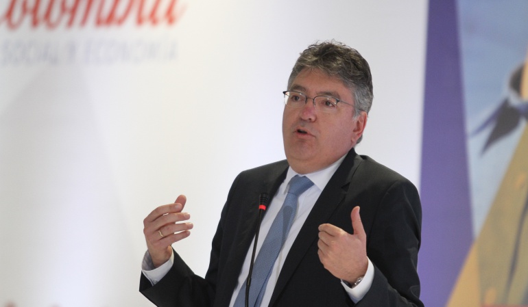Mauricia Cárdenas, ministro de Hacienda
