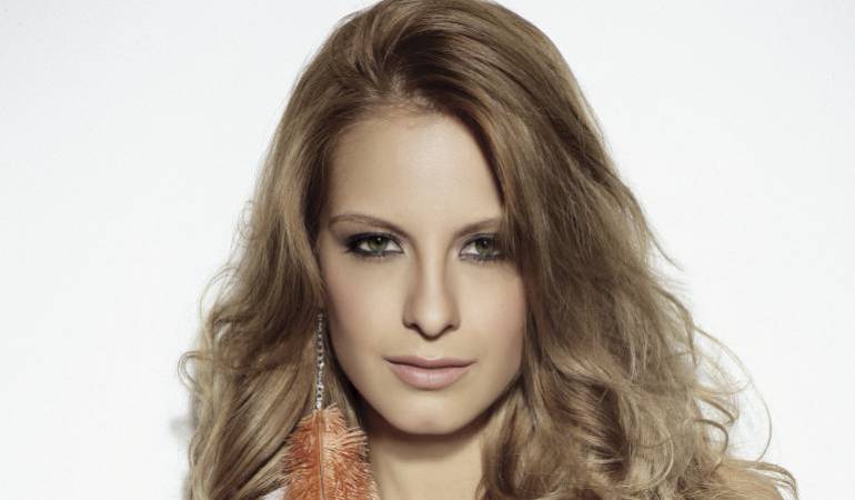 La presentadora del programa "Muy Buenos Días" del canal RCN Laura Acuña.