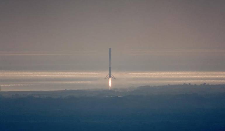 Vuelta a la luna: Dos personas darán vuelta a la luna en una semana en 2018 en viaje de SpaceX