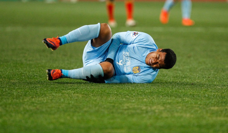 Roger Martínez lesionado Superliga Chia: Roger Martínez sufre lesión en la primera fecha de la Superliga China