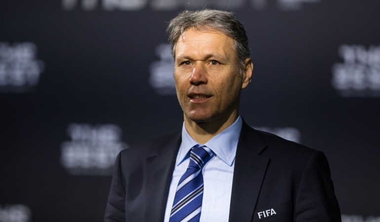marco Van Basten: Marco Van Basten aprueba el asistente de video de la FIFA