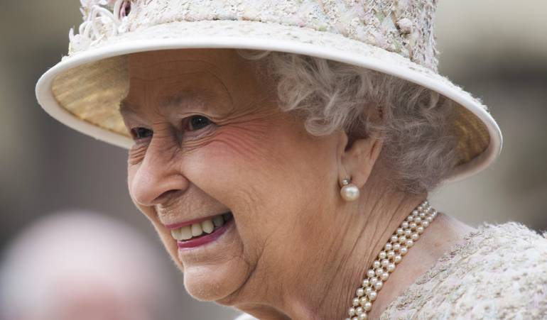 La reina a su vez lleva más de 50 años en el trono británico