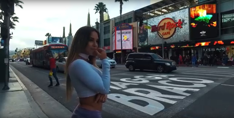 La bailarina reconocida en el género urbano, participó en el videoclip "Shaky Shaky" de Daddy Yankee.