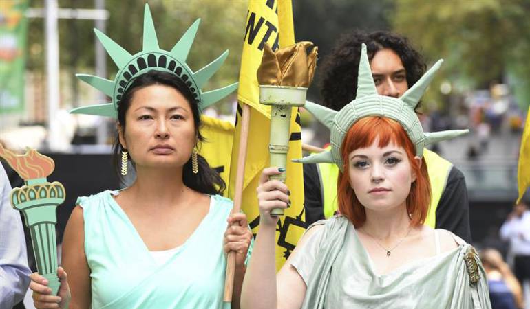 Imagen de referencia. Protesta en contra del vero migratorio de Trump.