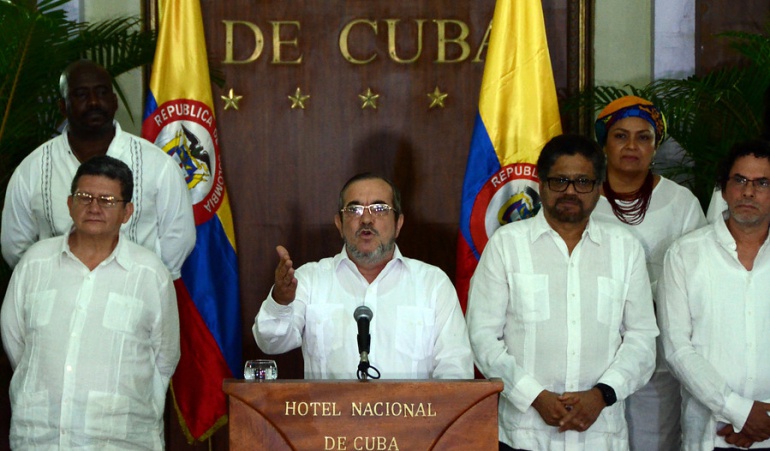 El máximo líder de las FARC, alias 'Timochenko', anunció el cese el fuego y de hostilidades.
