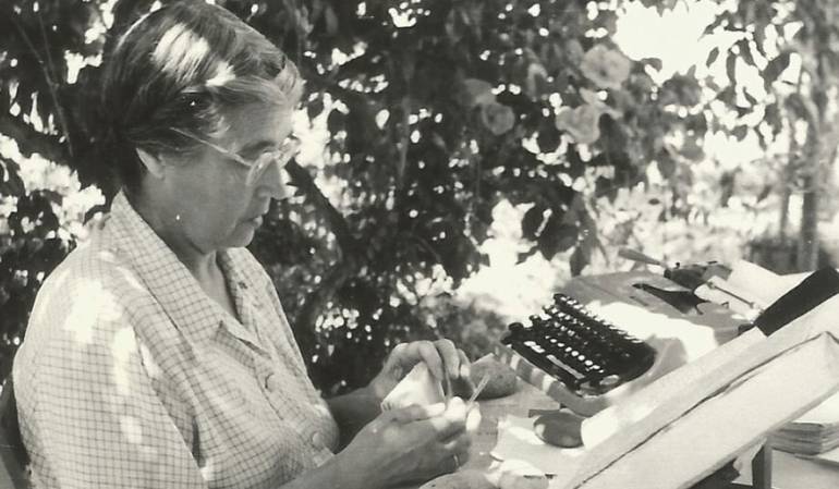 María Moliner escribió el Diccionario de Uso del Español en soledad.