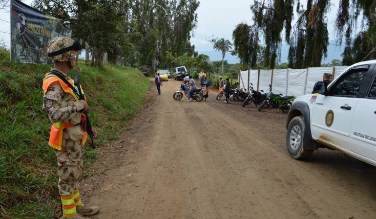 Vías que conducen a las zonas campamentarias y veredales de las Farc no están terminadas.