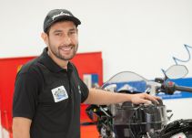 Rodrigo Rodríguez, el mecánico que representará a Colombia en la India