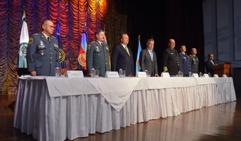 La cúpula militar se reunió con el presidente Santos y el ministro de Defensa