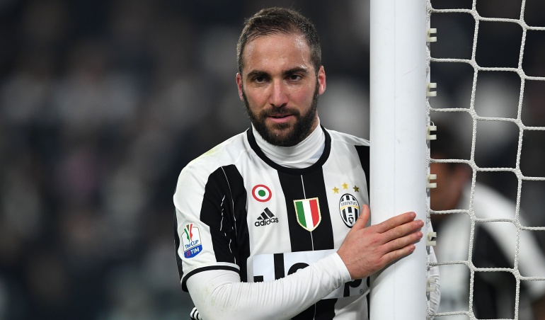 El delantero Gonzalo Higuaín en un partido con Juventus.