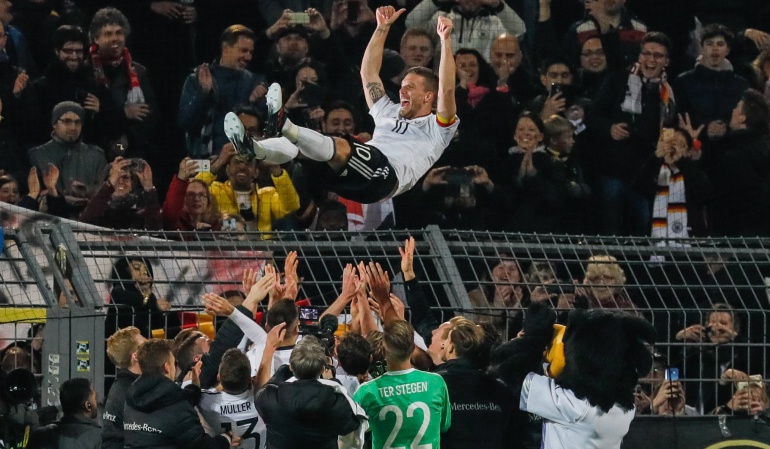 Lukas Podolski Alemania 1-0 Inglaterra: Podolski se despide con gol y victoria de la selección de Alemania ante Inglaterra