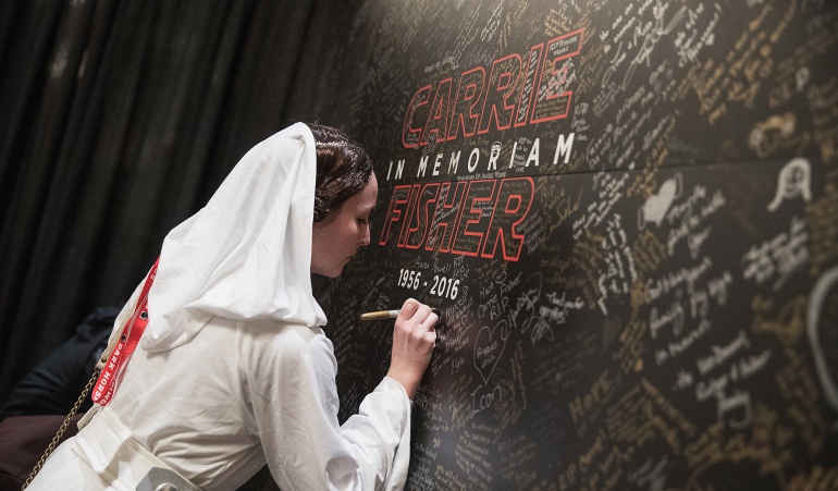 Homenaje a la fallecida actriz Carrie Fisher en la Comic Con de San Diego.