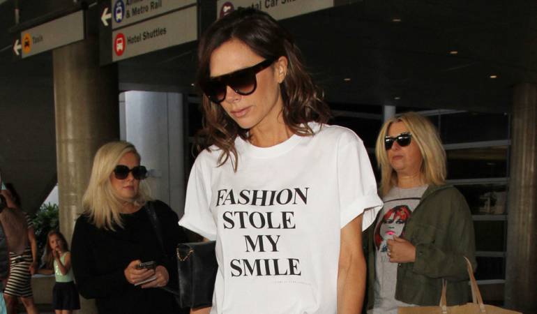 Victoria Beckham luciendo su ya famosa camiseta.