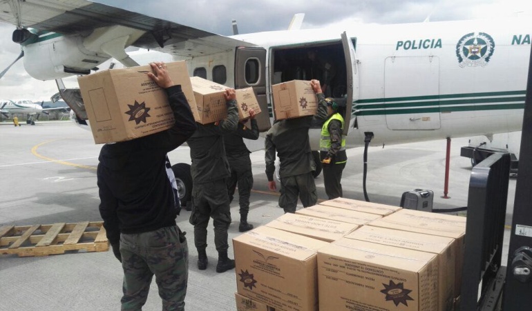 Ayuda humanitaria transportada por la Policía para damnificados de Mocoa.