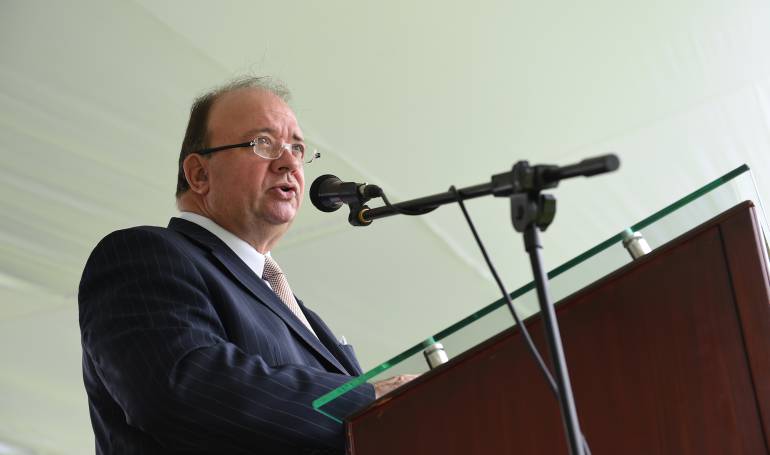 Ministro de Defesna, Luis Carlos Villegas.