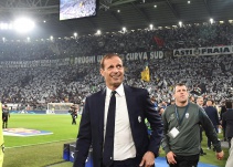La eliminatoria no está cerrada, el fútbol es raro: Allegri